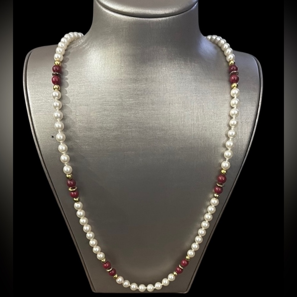 🌺Vintage Faux Pearl and Red Glass Bead Necklace
